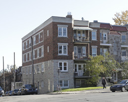 2244 Sherbrooke Rue E in Montréal, QC - Building Photo