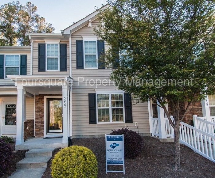 Room in Townhome on Ivy Wood Ln in Durham, NC - Building Photo