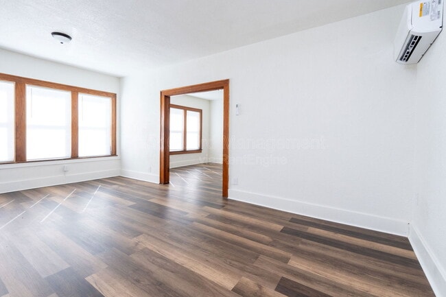 property at 423 N Emporia Ave