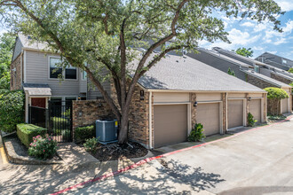 The Oaks on Montfort in Dallas, TX - Building Photo - Building Photo