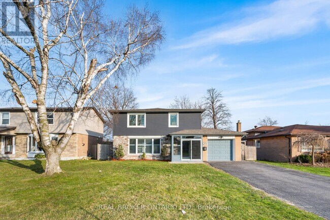 9 Cavendish Crescent in Brampton, ON - Building Photo - Building Photo