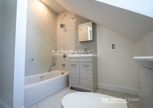 32 Cedar St, Unit RIGHT SIDE in Boston, MA - Foto de edificio - Building Photo