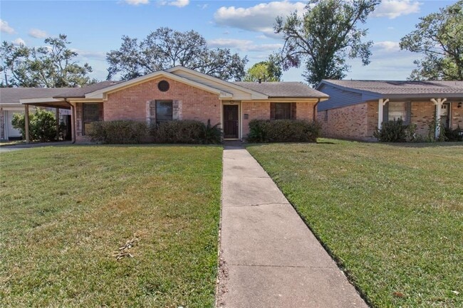 property at 5511 Verdome Ln