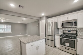 907 Avenue E in Rosenberg, TX - Building Photo - Building Photo