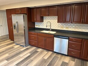 127 Hickory Rd in Oakwood Hills, IL - Building Photo - Building Photo