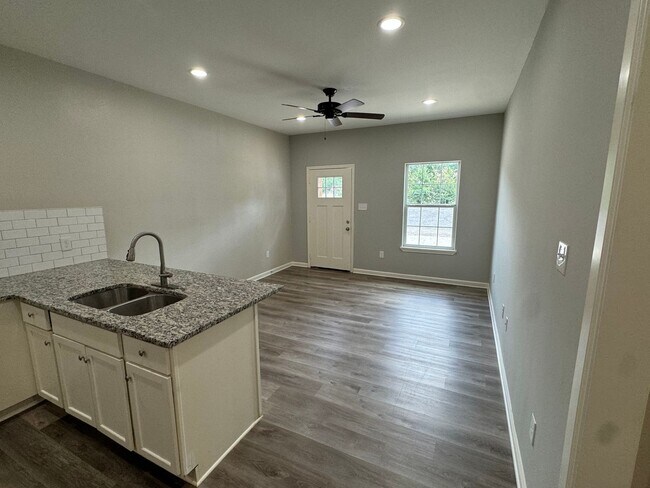 11682 State Hwy 64 in Tyler, TX - Building Photo - Building Photo