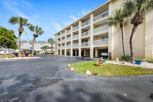 1125 Pinellas Bayway S in Tierra Verde, FL - Building Photo