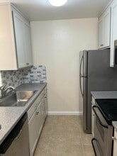 361 Half Moon Ln in Daly City, CA - Building Photo - Building Photo