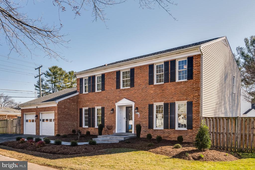 6421 Linway Terrace in McLean, VA - Building Photo