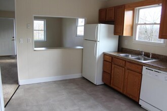 101 Bowman Rd in Johnson City, TN - Building Photo - Building Photo