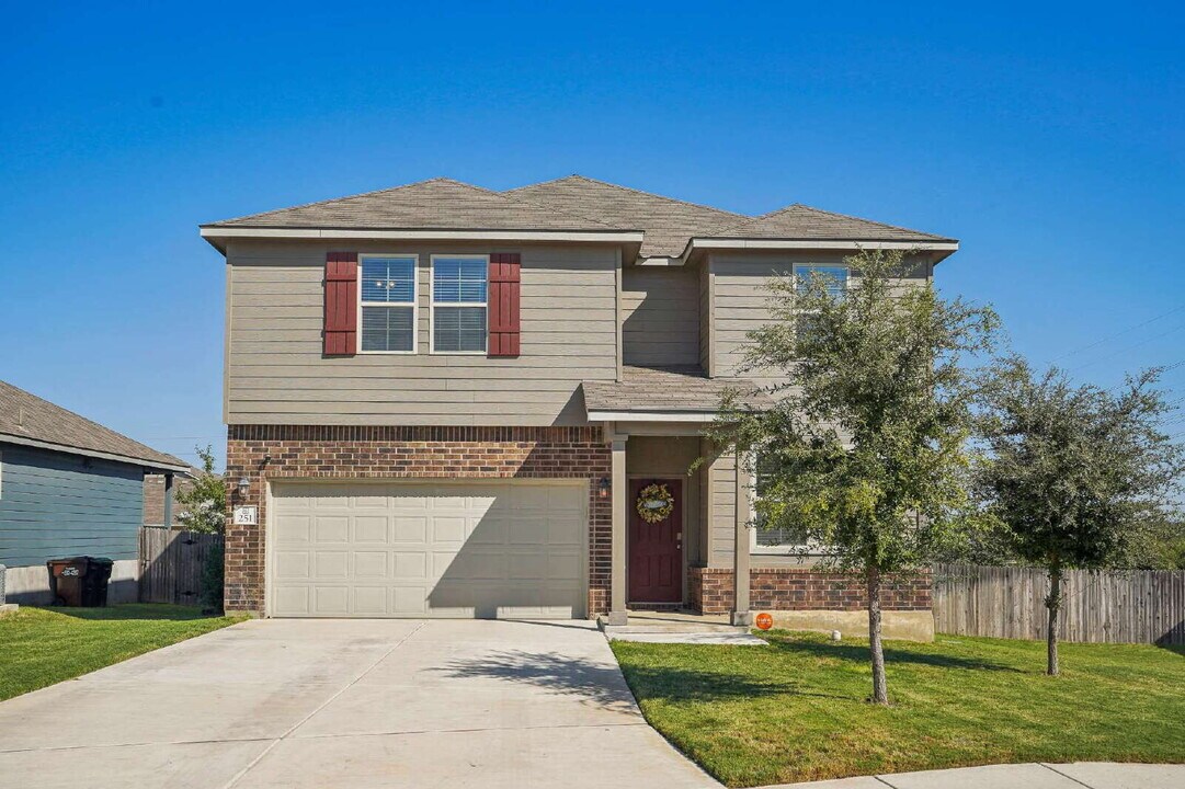 251 Antler Bnd in San Antonio, TX - Building Photo