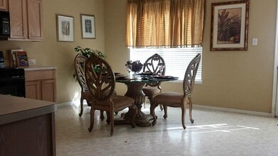 2015 Foxhill Dr, Unit 410 in Missouri City, TX - Building Photo - Building Photo