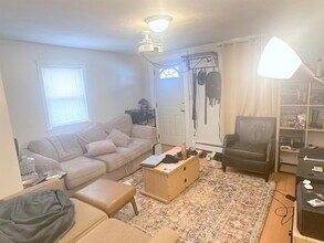 120 Pine St, Unit 1 in Cambridge, MA - Building Photo - Building Photo