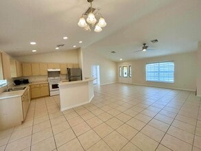 328 W Sugarland Cir in Clewiston, FL - Building Photo - Building Photo