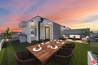733 N Gramercy Pl in Los Angeles, CA - Building Photo - Building Photo
