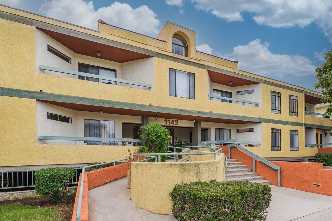 1142 Stanley Ave in Glendale, CA - Building Photo