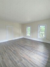 242 W Lincoln Ave in Hinckley, IL - Building Photo - Building Photo