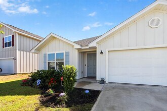 727 Quintana St in Crestview, FL - Building Photo - Building Photo