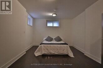 588 Ossington Ave in Toronto, ON - Building Photo - Building Photo