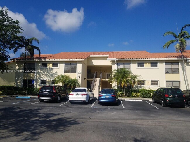1513 Lake Crystal Dr-Unit -B in West Palm Beach, FL - Foto de edificio - Building Photo
