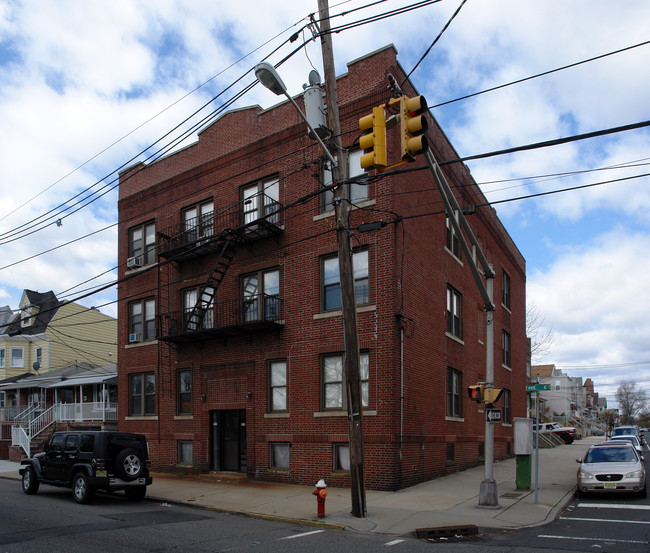 777-779 Avenue E in Bayonne, NJ - Building Photo - Building Photo