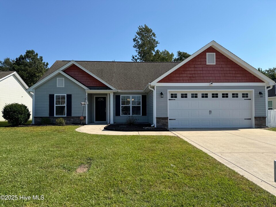 386 Sonoma Rd in Jacksonville, NC - Building Photo