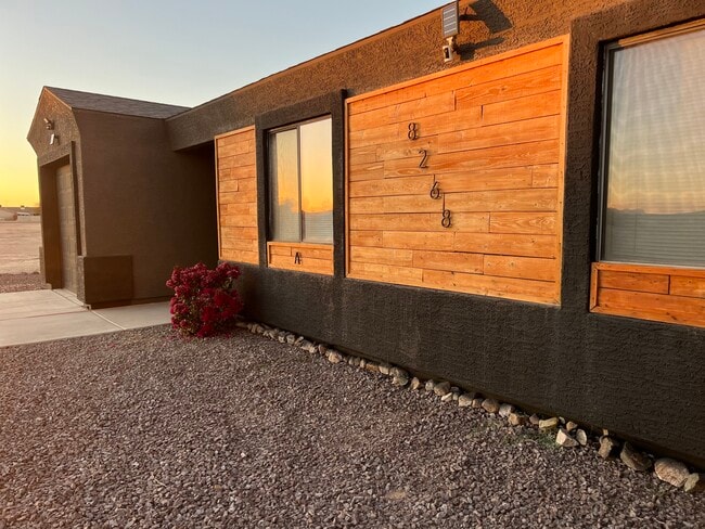 8268 W Magnum Dr, Unit UnitA in Arizona City, AZ - Building Photo - Building Photo