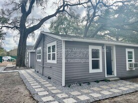 2010 E Waters Ave in Tampa, FL - Building Photo