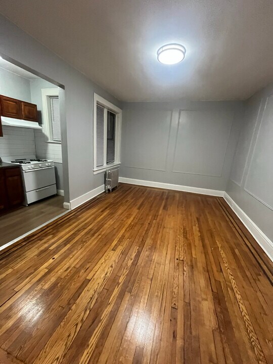 227 N Oraton Pkwy in East Orange, NJ - Building Photo