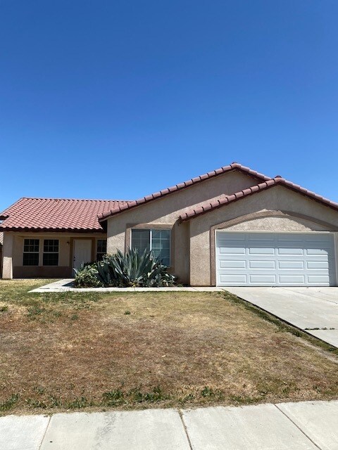 918 Joplin Ct in Bakersfield, CA - Building Photo