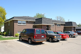 Village Dweller Apartments in Lakeville, MN - Building Photo - Building Photo