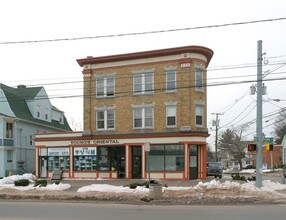 165-167 Park Rd in West Hartford, CT - Foto de edificio - Building Photo