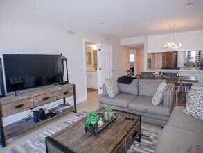 7509 Draper Ave in San Diego, CA - Foto de edificio - Building Photo
