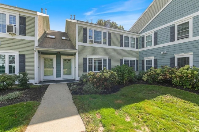 504 Springbrook Cir in Portsmouth, NH - Building Photo - Building Photo