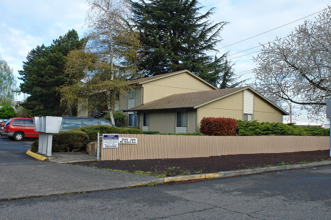 Walnut Grove Apartments in Portland, OR - Foto de edificio