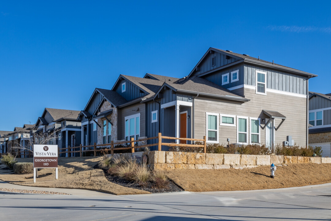 The Poppy at Vista Vera in Georgetown, TX - Building Photo