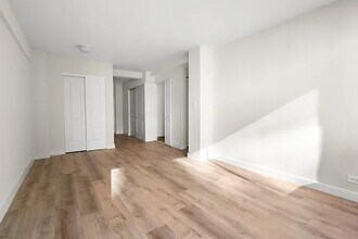 340 E 51st St in New York, NY - Building Photo - Building Photo
