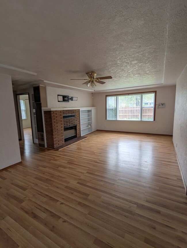 103 Alameda St in Myrtle Creek, OR - Building Photo - Building Photo