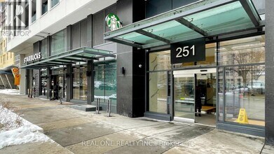 251-251 Jarvis St in Toronto, ON - Building Photo - Building Photo
