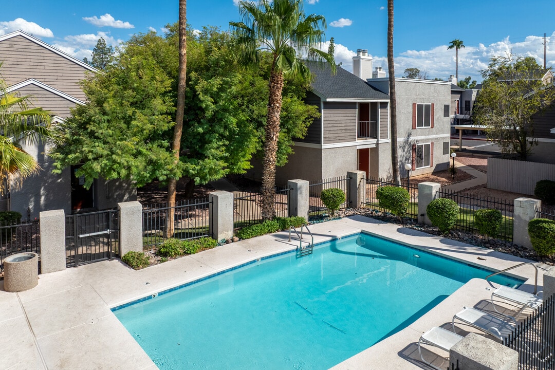 Cambridge Village Apartments in Tucson, AZ - Foto de edificio