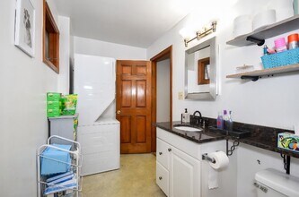 105 Chestnut St in Nashua, NH - Foto de edificio - Building Photo