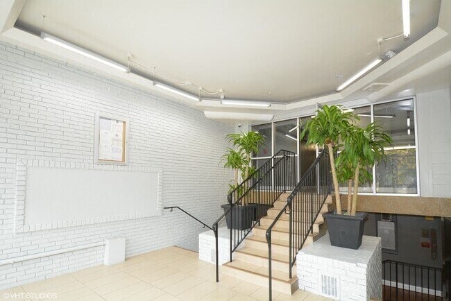 3435 Holmead Pl NW, Unit 516