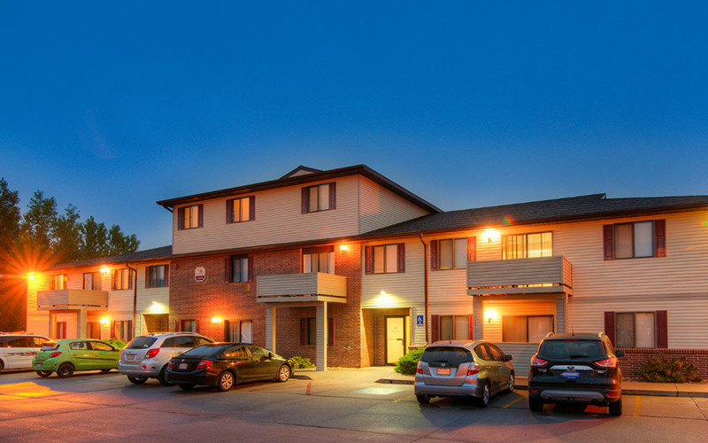 Westbrook Apartments in Columbus, NE - Foto de edificio