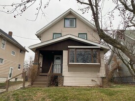 907 Battles Ave in Akron, OH - Building Photo