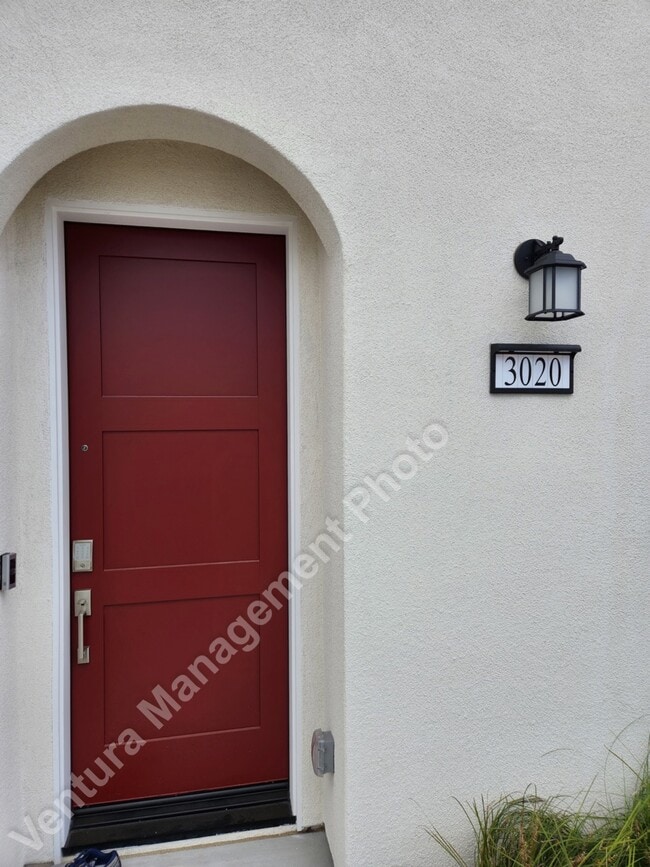 3020 Harrison Ln in Simi Valley, CA - Building Photo - Building Photo
