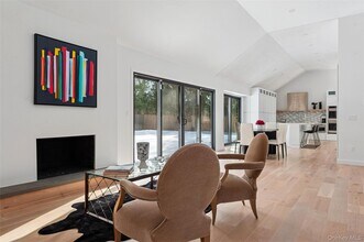 10 Hampton St in Westhampton Beach, NY - Building Photo - Building Photo