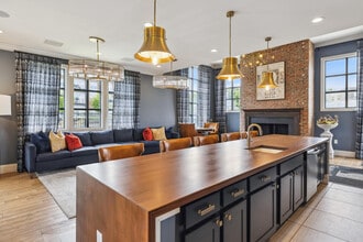 Graham Park at the Highlands in Columbus, OH - Foto de edificio - Building Photo