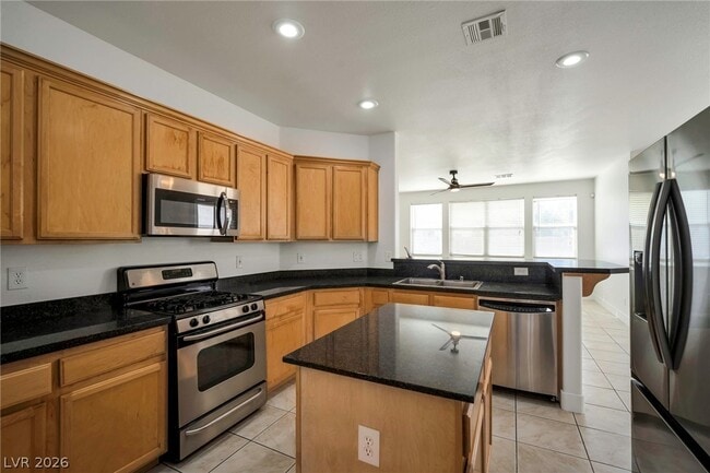 9711 W Spinnaker Creek Ave in Las Vegas, NV - Building Photo - Building Photo