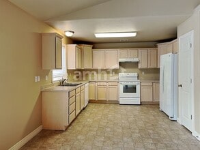 171 Century Dr in Ogden, UT - Foto de edificio - Building Photo