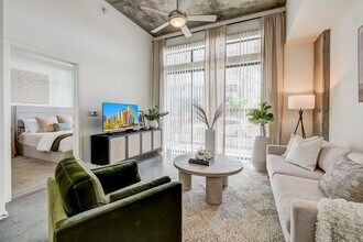 Roosevelt Point in Phoenix, AZ - Foto de edificio - Building Photo